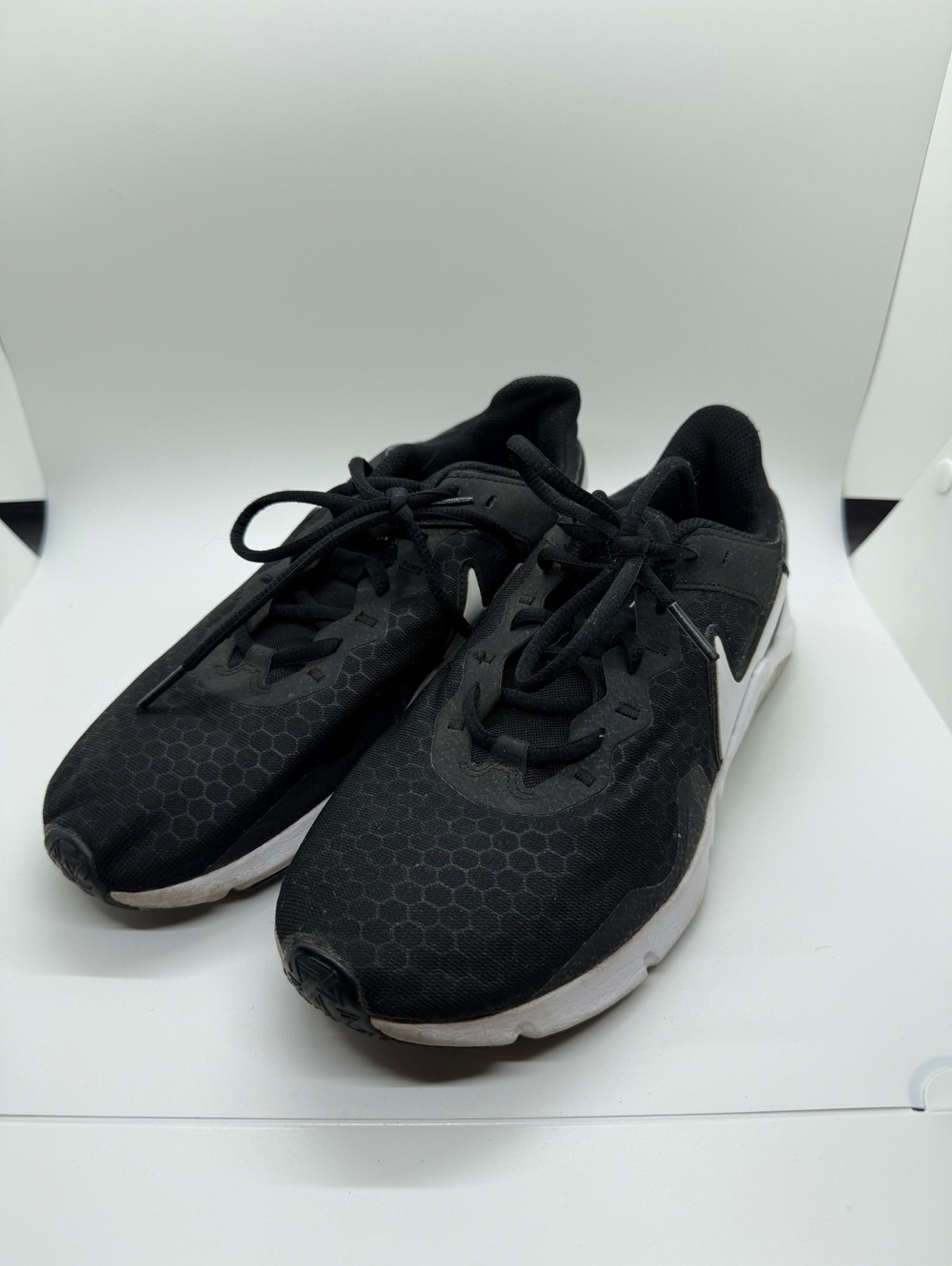 Nike Training Shoes Black White Women’s US 8.5 EU 40 Sneakers CQ9545-001